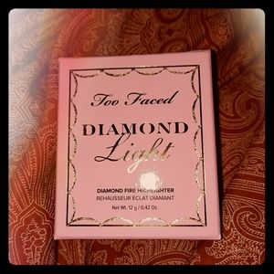 Too Faced Diamond Fire Light Highlighter